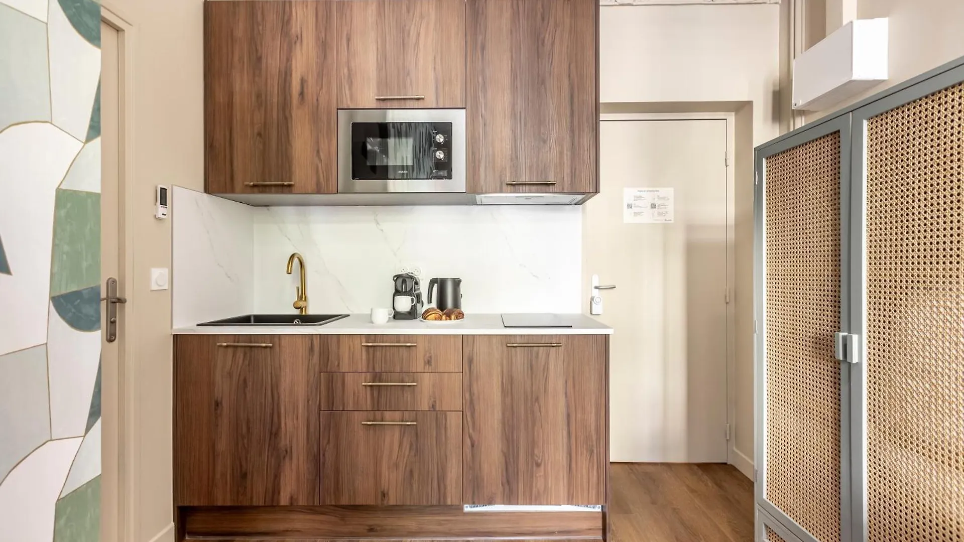 Sweett - Villiers Apartment *